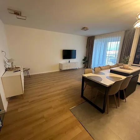 Eva's Coresi Apartman *